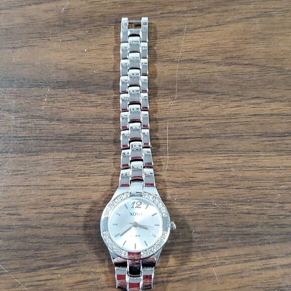 XOXO Women's Silver Watch Crystals Around Watch Face Metal Band - Picture 2 of 9